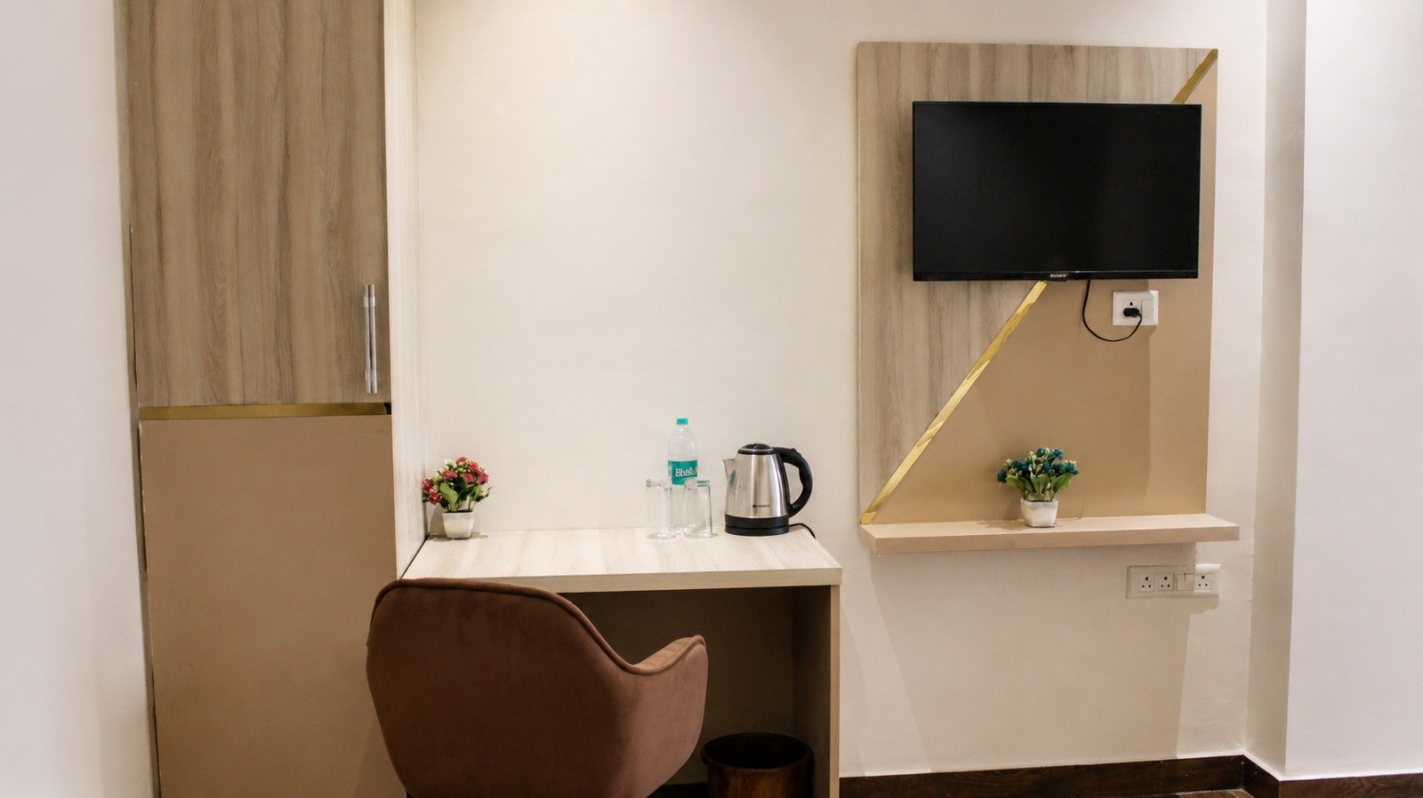 Room work desk and TV